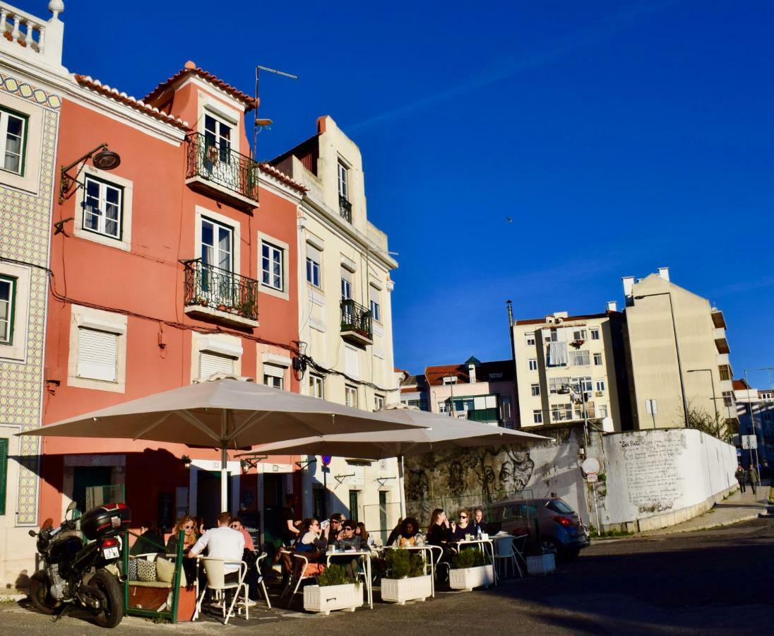 Aesthetic Riverview Apartment In Historical Lisbon Exterior photo