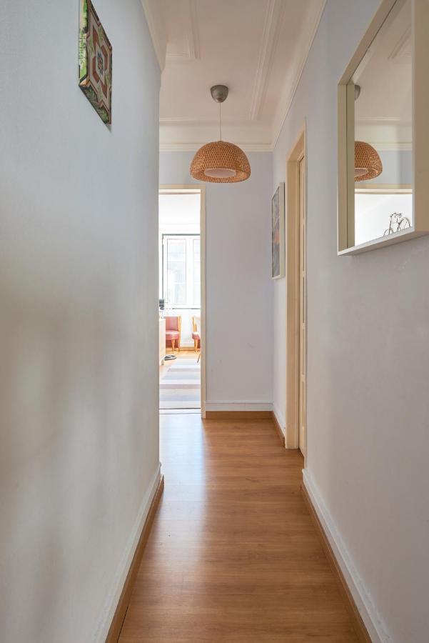 Aesthetic Riverview Apartment In Historical Lisbon Exterior photo