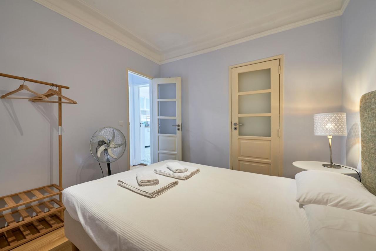 Aesthetic Riverview Apartment In Historical Lisbon Exterior photo