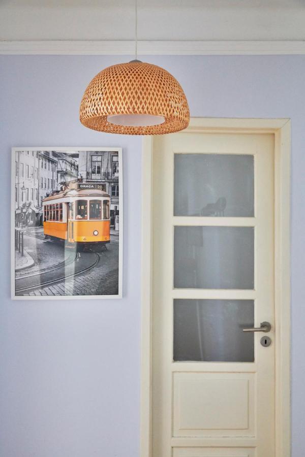 Aesthetic Riverview Apartment In Historical Lisbon Exterior photo